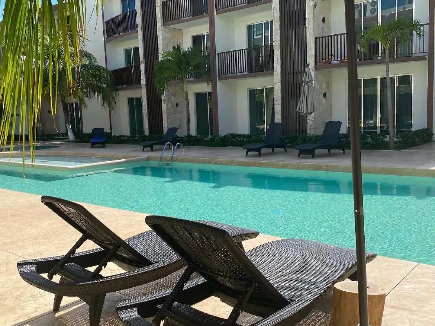 Cozy Poolside Condo Playa del Carmen